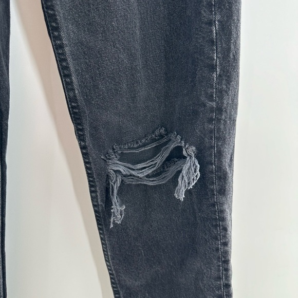 Zara Classic Mom Fit High Rise Distressed Black Jeans - Picture 4 of 10